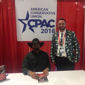 Meet your Posher, Cj